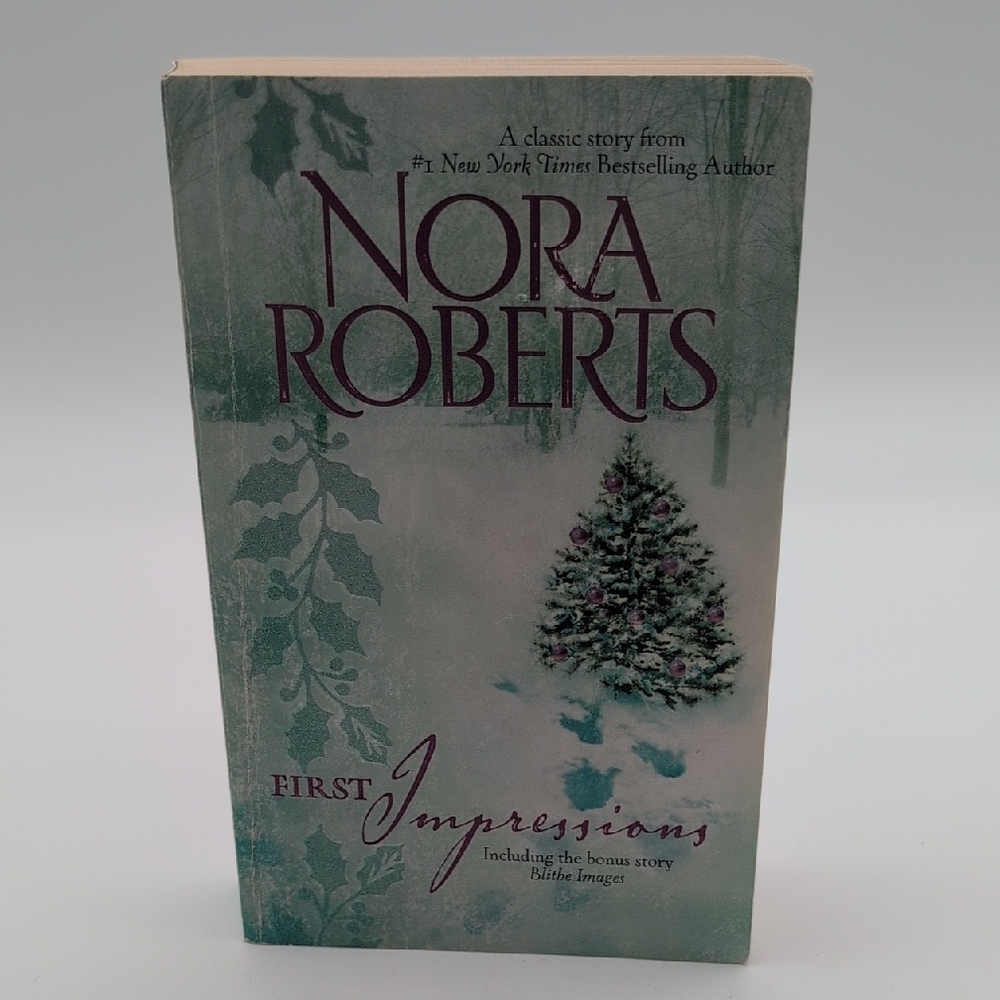 💵2/$10Bundle and Save💵Nora Roberts 'First Impressions' Book